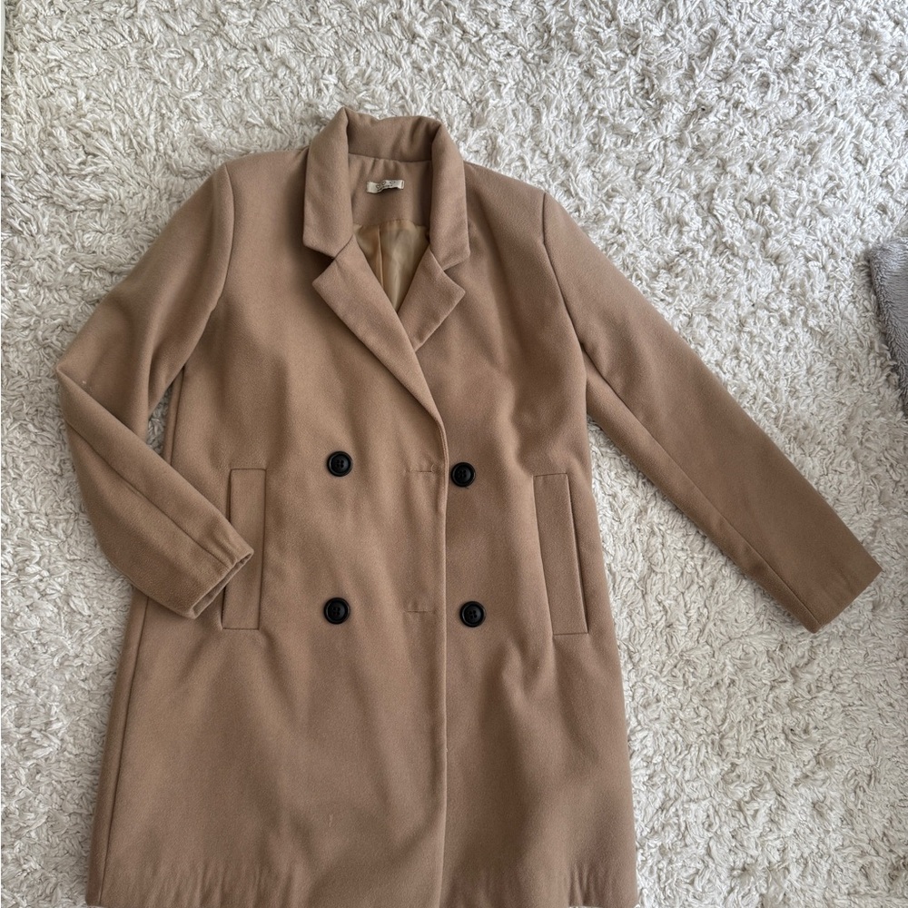 Elegant Tan Double-Breasted Women's Coat